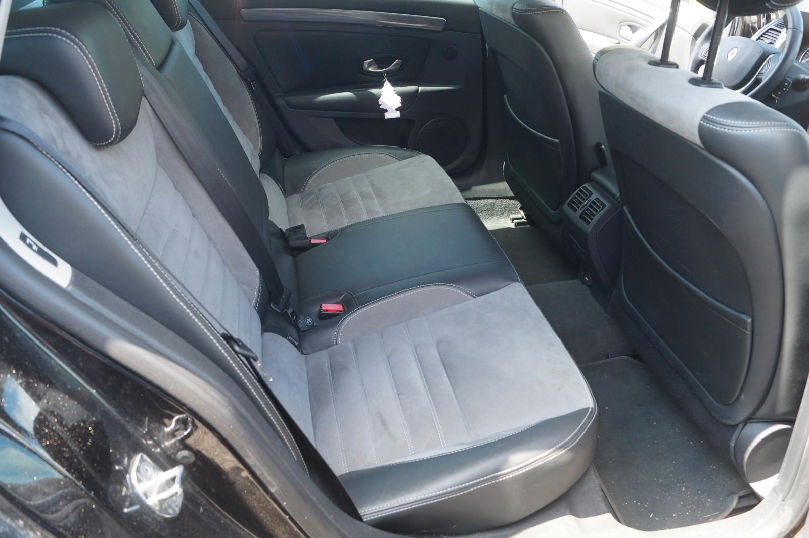 Renault Laguna 2010 — photo 20
