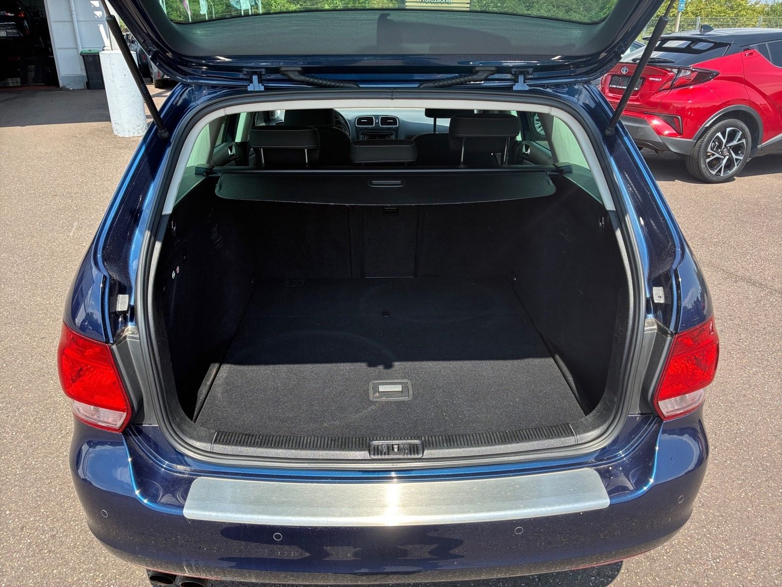 Fahrzeugabbildung Volkswagen Golf VI Variant 1.4 TSI Match SHZ,StHz,Klimaaut.