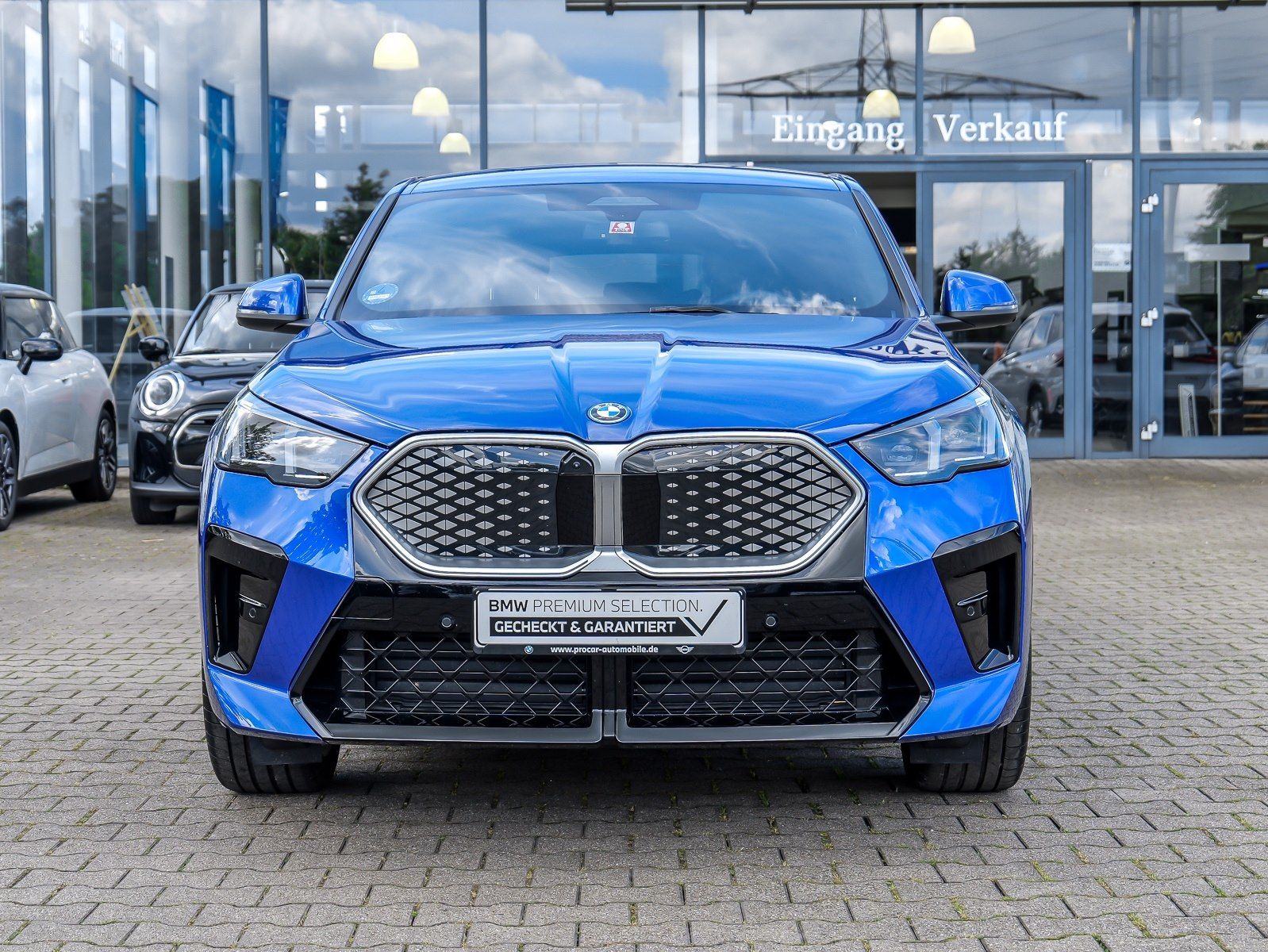 BMW iX2 - Bild 9