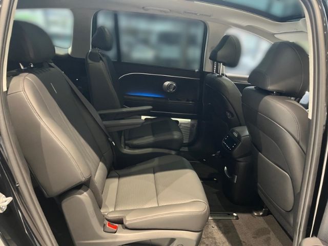 Fahrzeugabbildung Hyundai IONIQ 9 110 kW 4WD Uniq Panoramadach+ Swivel-Pak