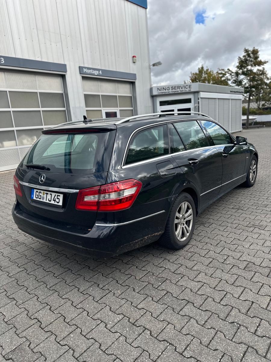 Mercedes-Benz E220 2011 — photo 5
