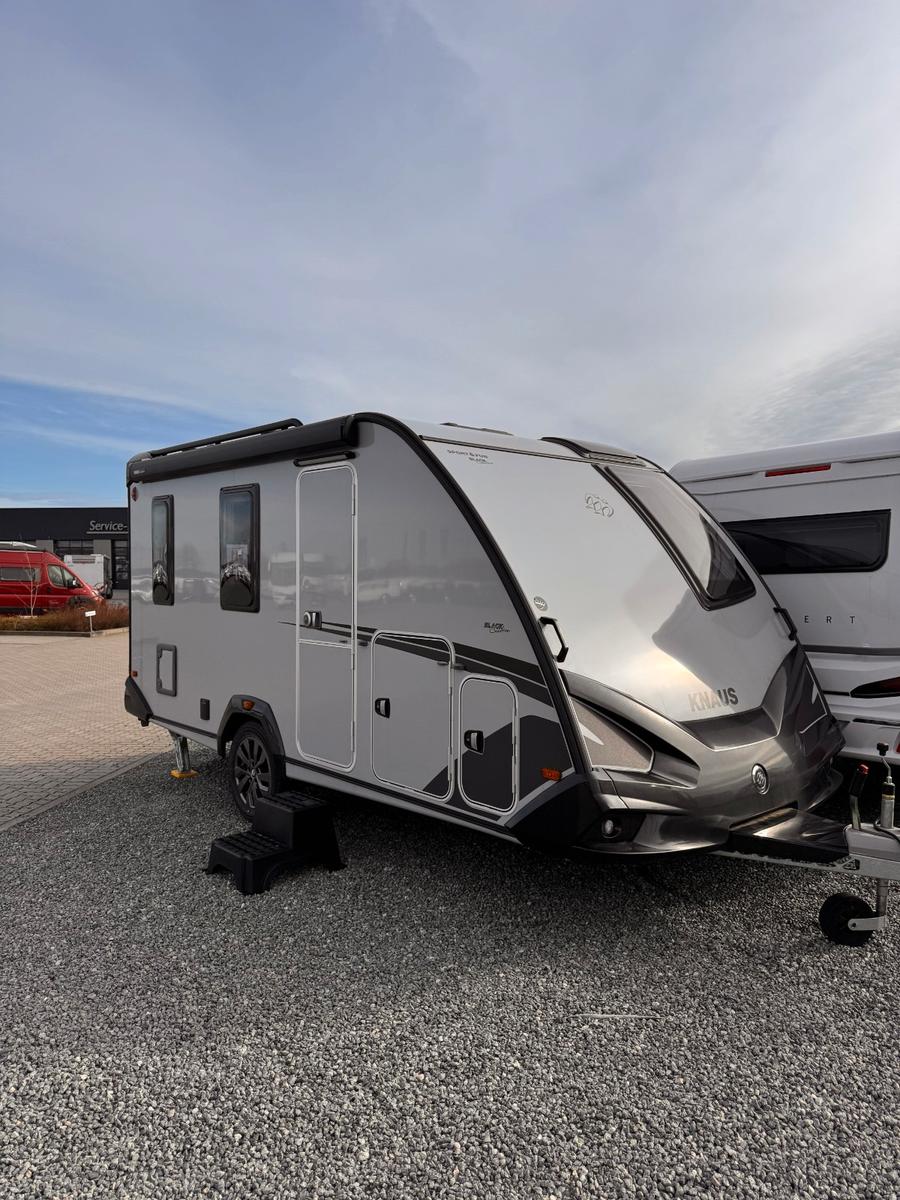 Knaus Sport & Fun Black Selection