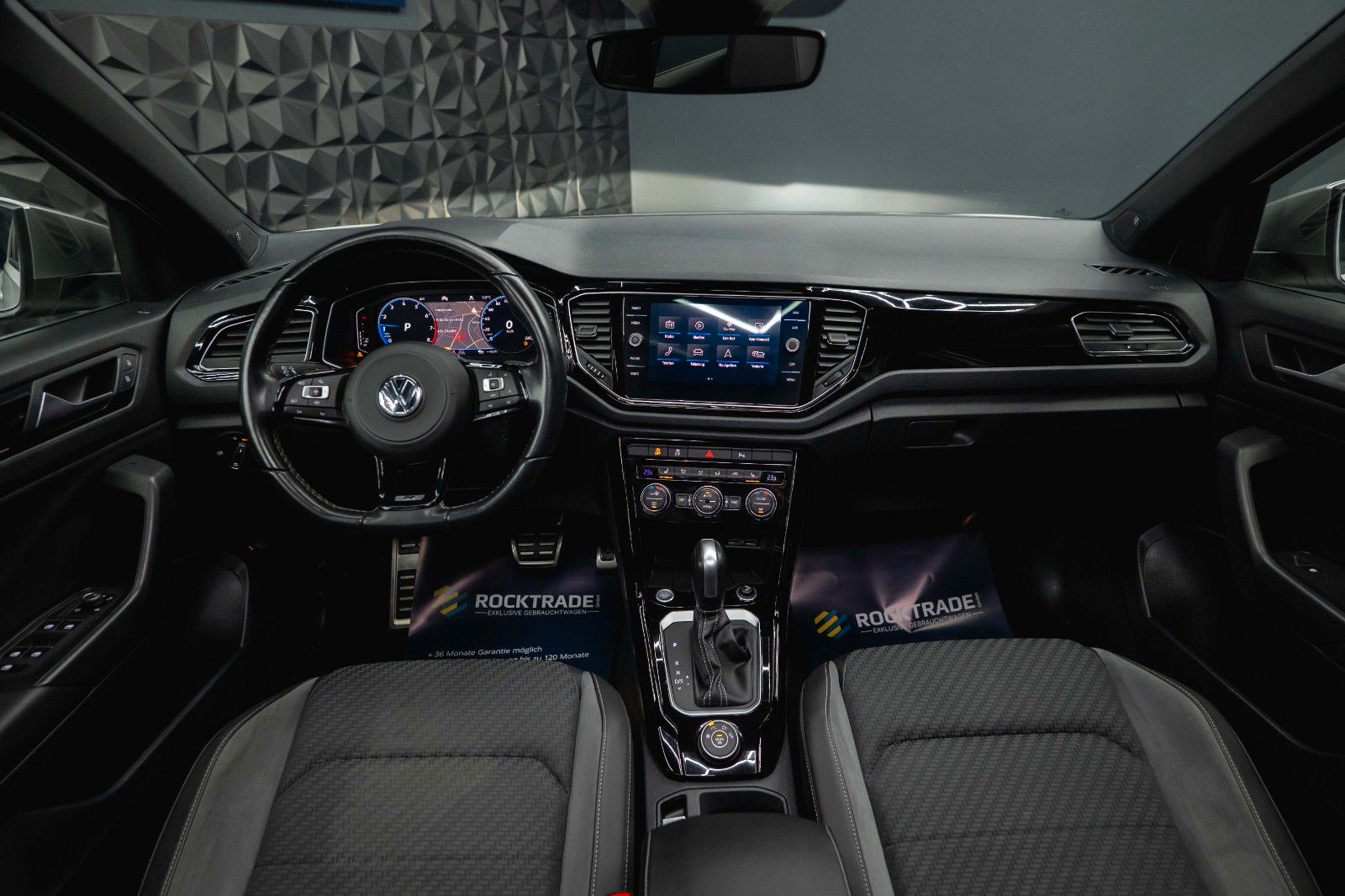 Fahrzeugabbildung Volkswagen T-Roc R 4Motion Performance *ACC*DCC*Pano*LED*