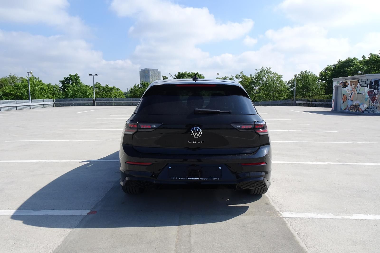 Fahrzeugabbildung Volkswagen Golf VIII Lim. 2.0 TDI 110kW DSG LED Sportfahrw