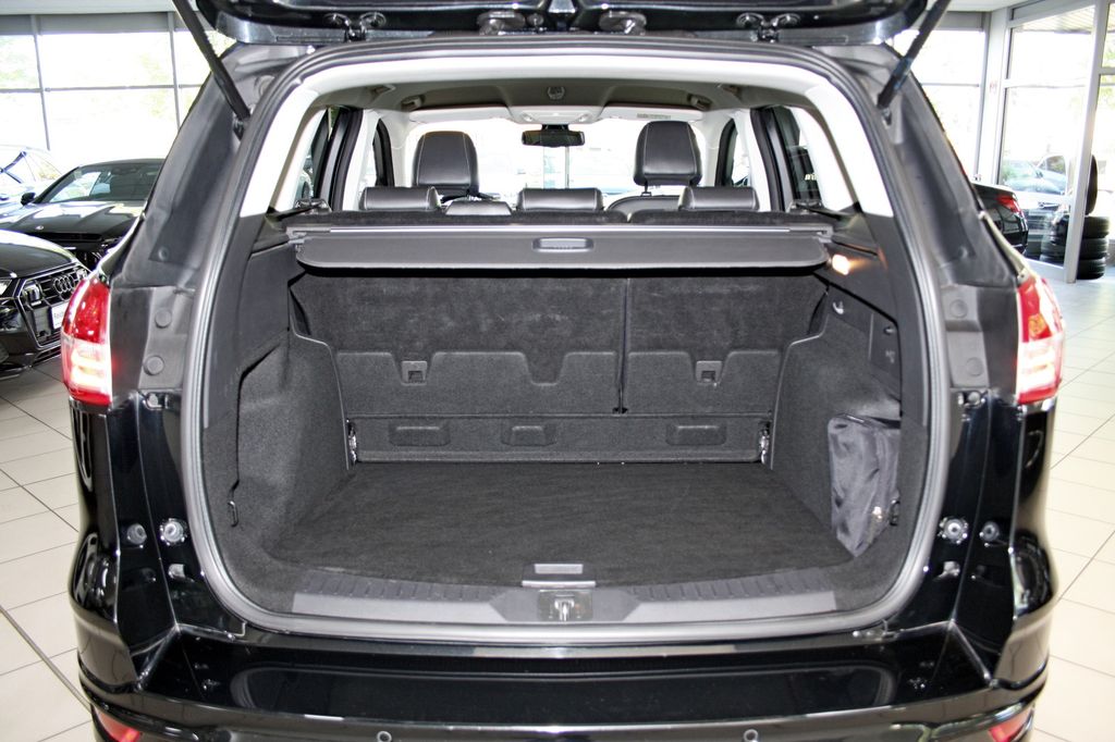 Ford Kuga 4x4  AHK BI XENON KAMERA NAVI 2.BESITZ