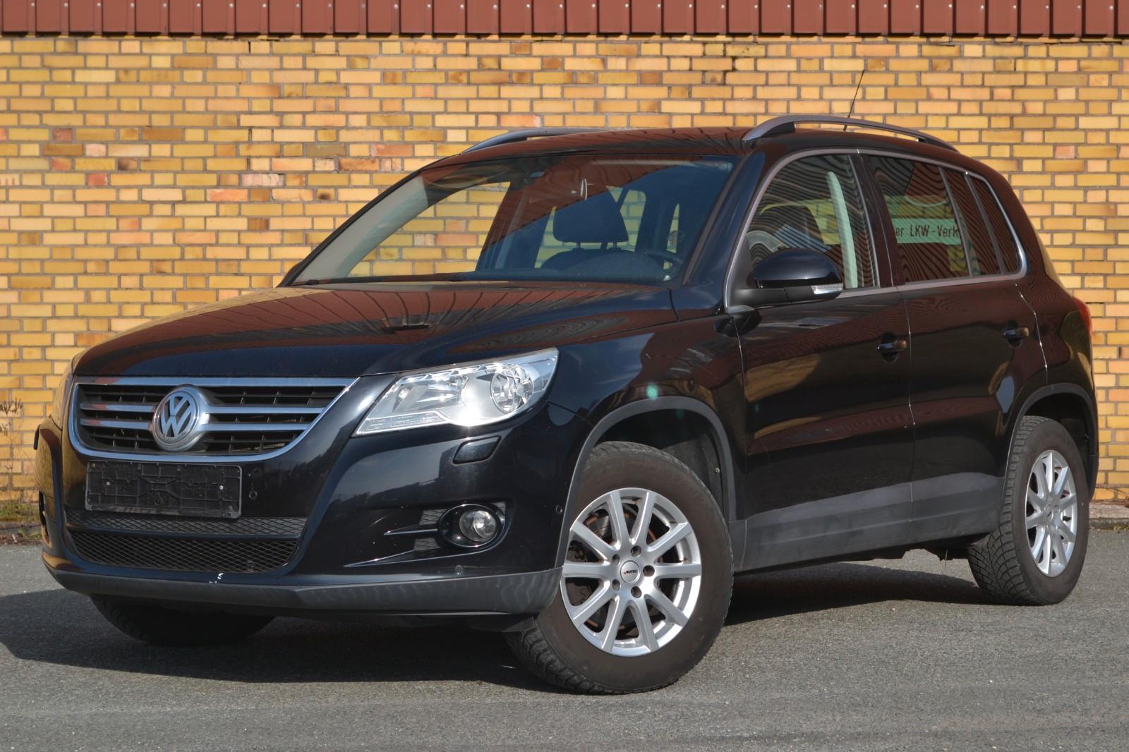 Volkswagen Tiguan Sport & Style 4Motion AHK PDC SHZ Leder