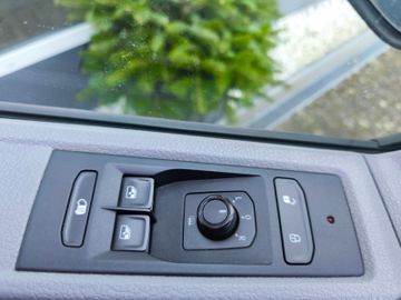 Volkswagen T6.1 Transporter lang*Klima*AHK*Alu*PDC*6-Sitze*