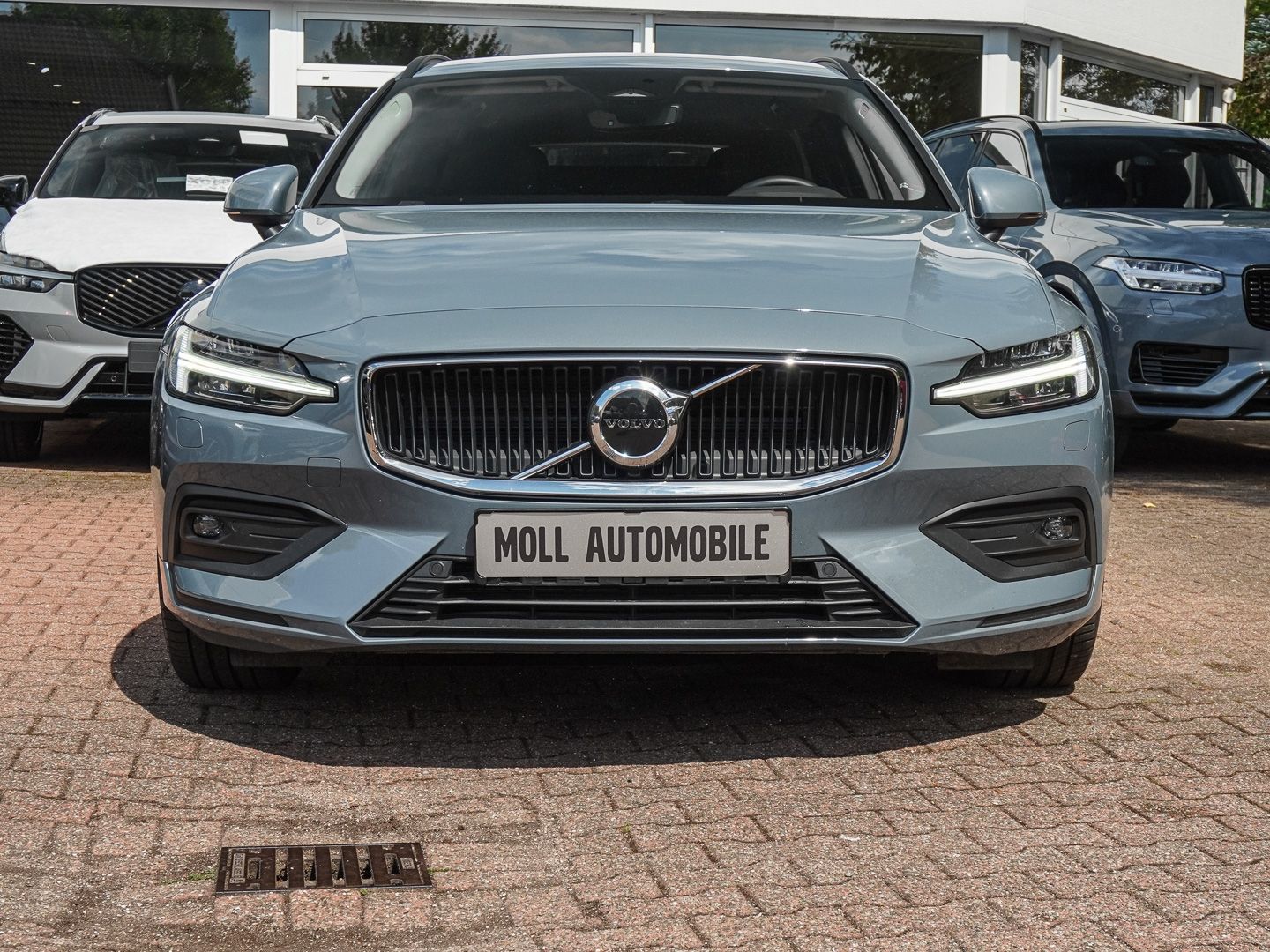 Volvo V60 Kombi Core B3 Benzin EU6d AHK Digitales Cock foto 3
