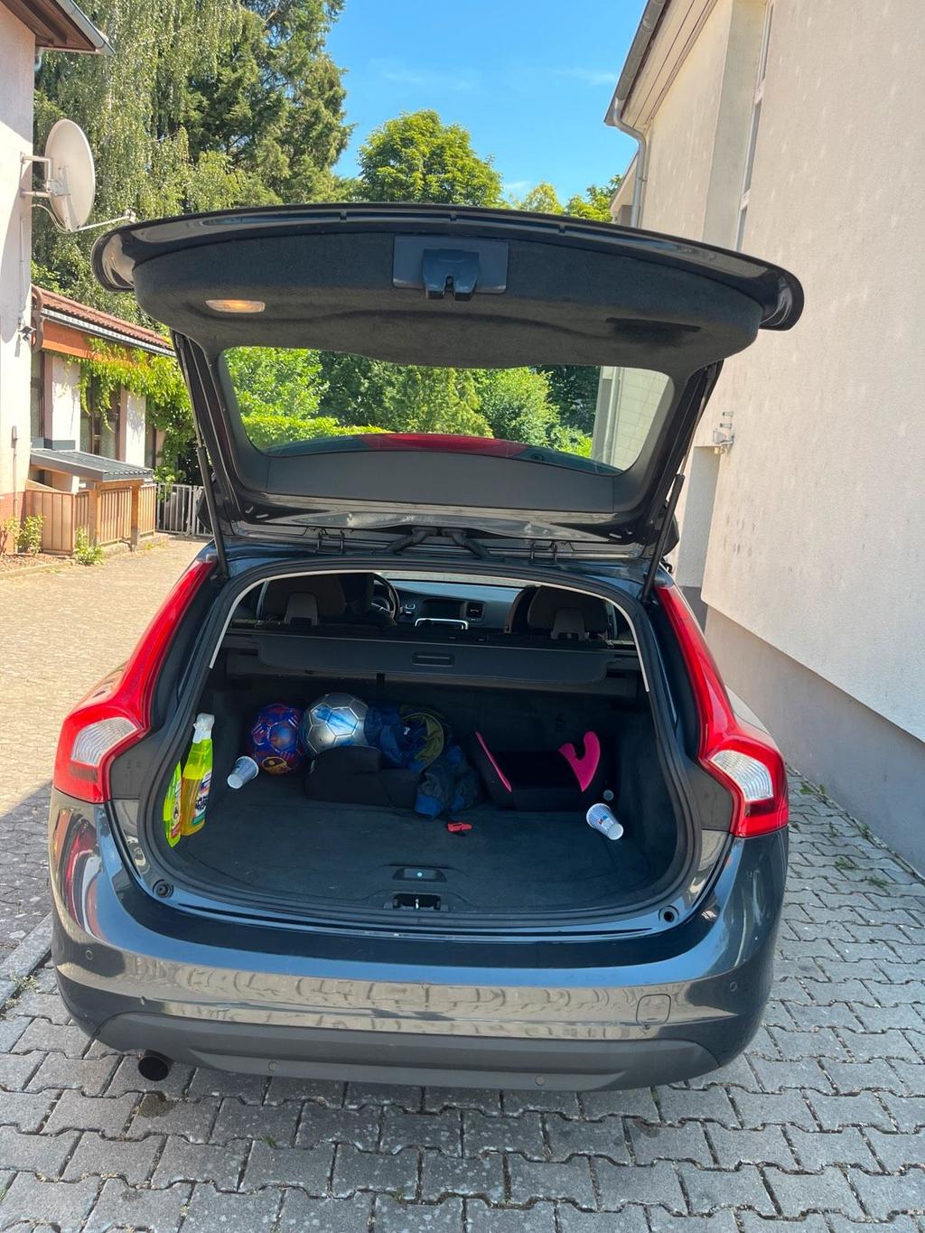 Volvo V60 D3 Diesel  195.000 km  Neue Mi...