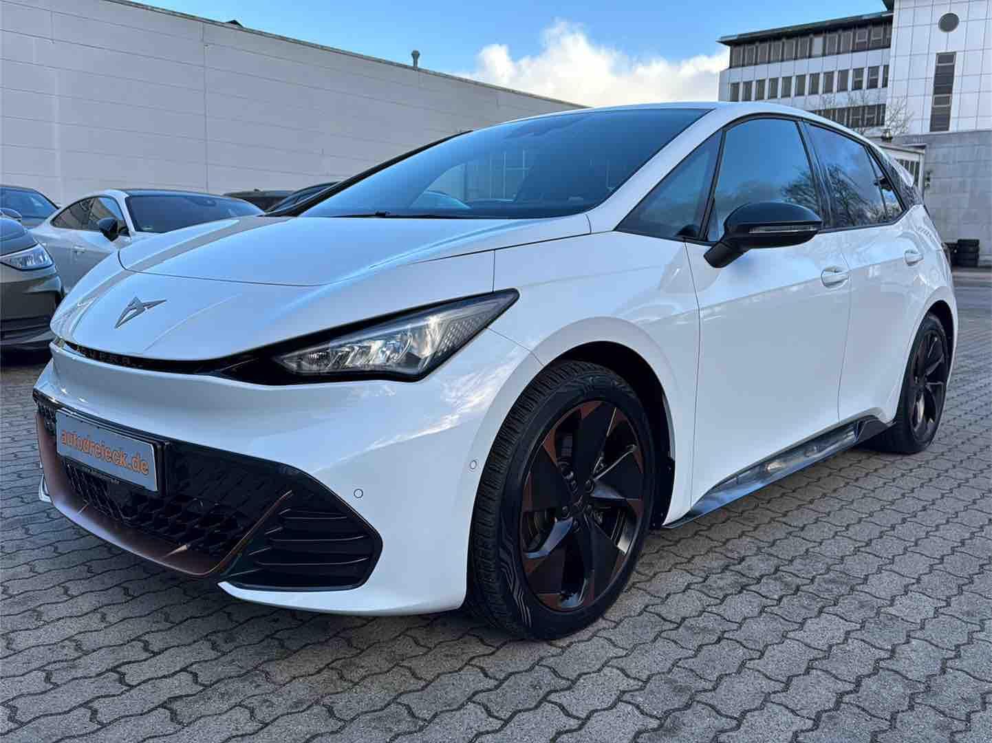 Cupra Born 170 kW ACC WÄRMEPUMPE SUPERSPORTLENKRAD KAM