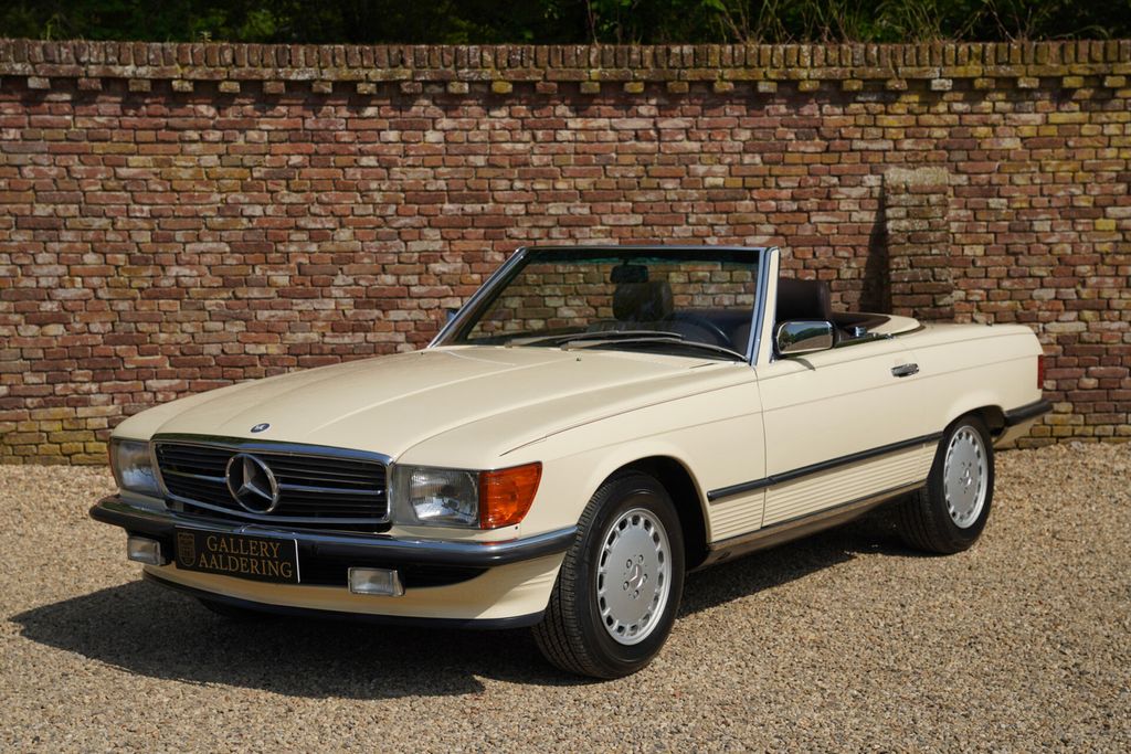 Mercedes-Benz SL 560
