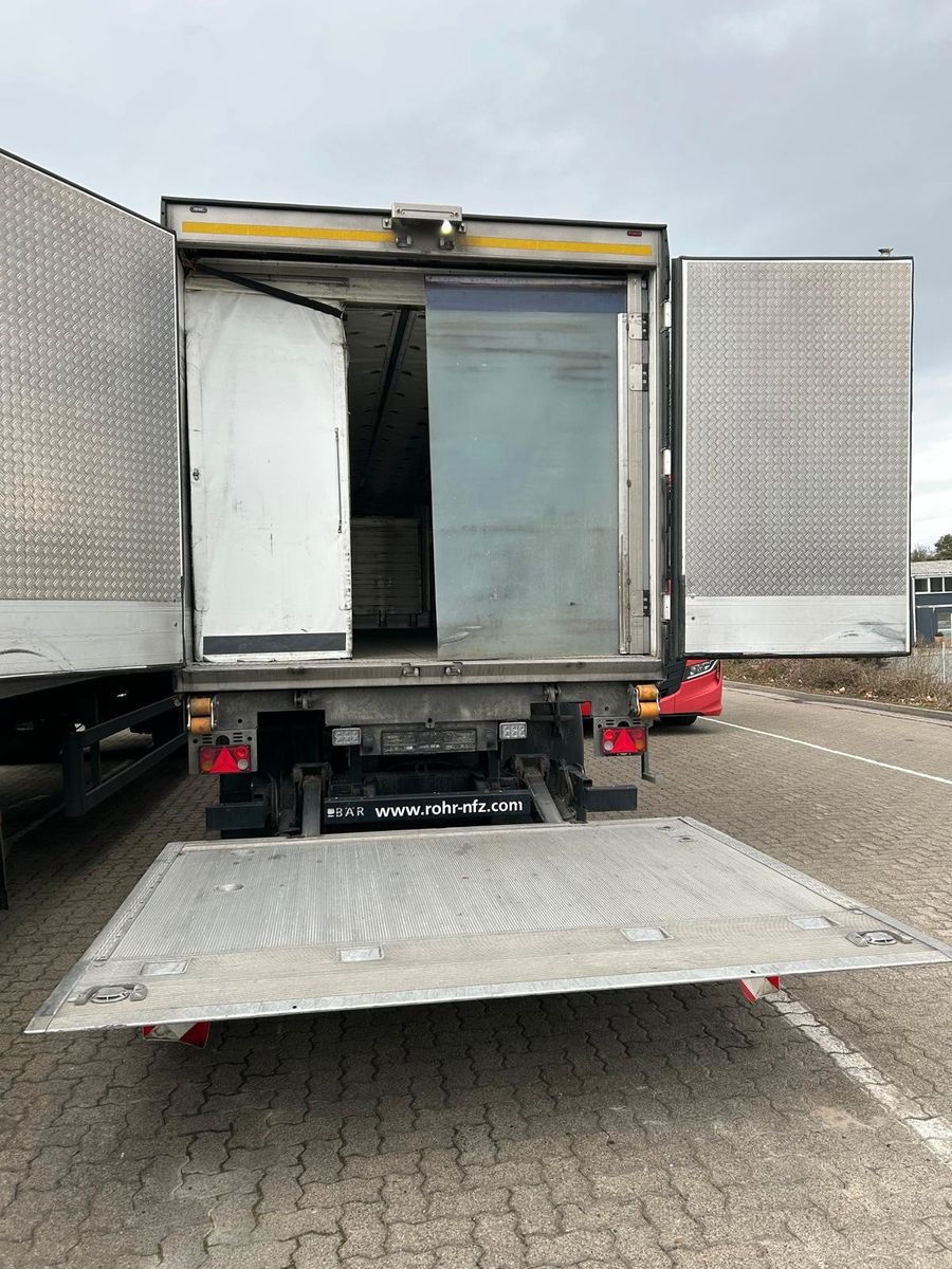 Fahrzeugabbildung Mercedes-Benz 2 Stk. Antos 1840+Rohr Kühlauflieger