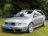Audi RS4 2.7 quattro       Topfahrzeug - Audi RS4: 2.7