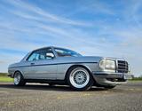 Mercedes-Benz 230 - Mercedes-Benz 230 aus 1985