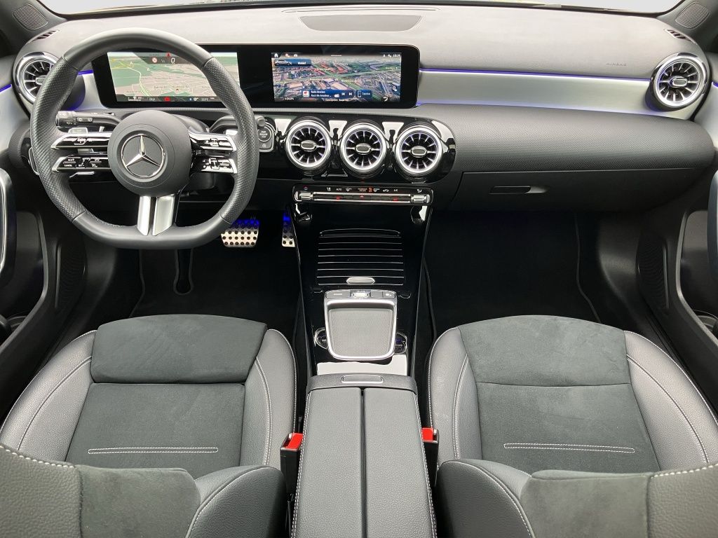 Fahrzeugabbildung Mercedes-Benz A 200 AMG*NIGHT*PANO*MULTIB LED*TOTW*KEYL*19ZOLL