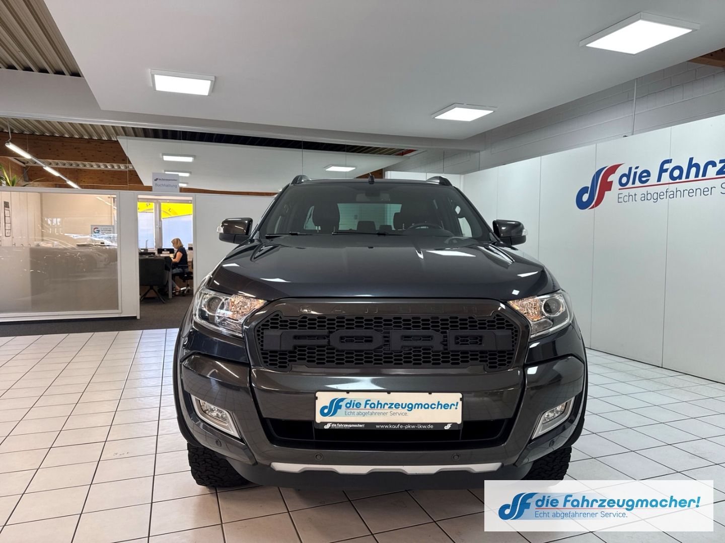 Fahrzeugabbildung Ford Ranger Wildtrak DoKa 4x4 3.2TDCi Automatik AHK N