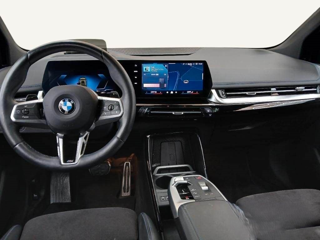 Fahrzeugabbildung BMW 218i Active Tourer M Sport Pano ACC HuD H&k 360°