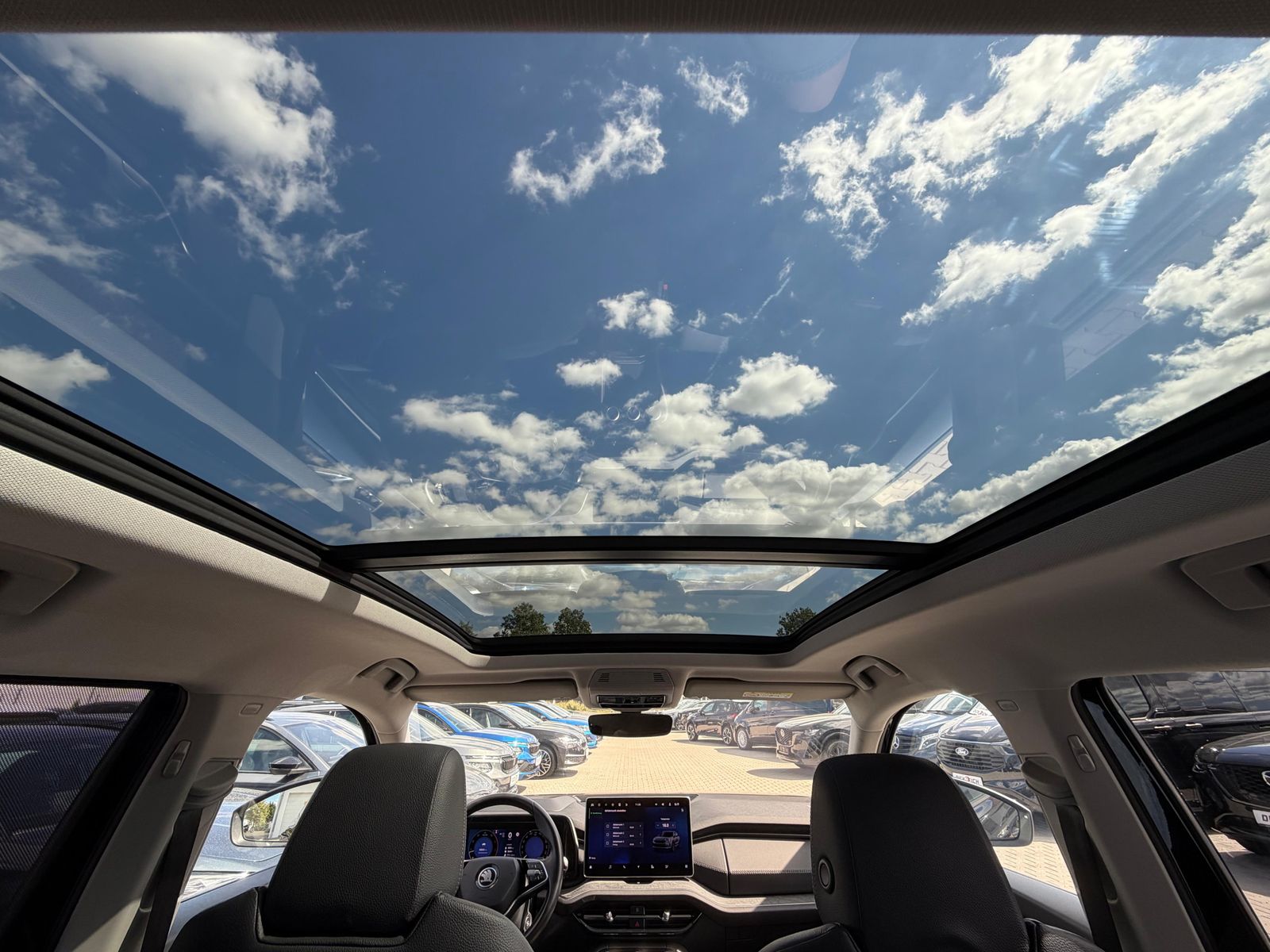 Illustration du véhicule SKODA Kodiaq 2.0 TDI 4x4 Selec PANO*AHK*MATRIX*StandH.