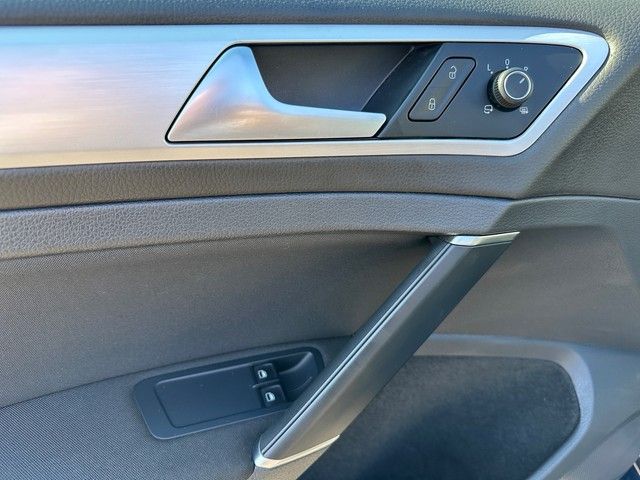 Fahrzeugabbildung Volkswagen Golf VII 1.2TSI "Cup" PARKLENK+SITZHZG+KLIMAAUT+