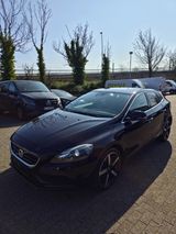 Volvo V40 Momentum+KAMERA+XENON+NAVI - Volvo V40 in Düsseldorf