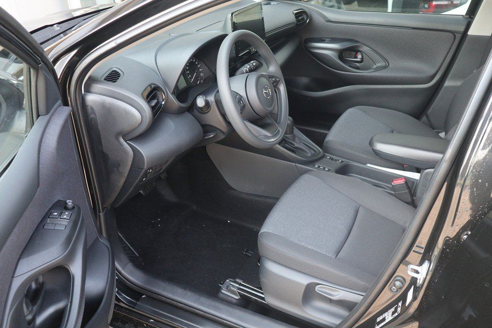 Fahrzeugabbildung Mazda 2 Hybrid Prime-Line 1.5L VVT-i 116 PS CVT ACAA R