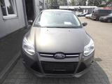 Ford Focus Lim. Titanium AHK,1.Hand - gebrauchte Ford Focus aus dem Jahr 2014
