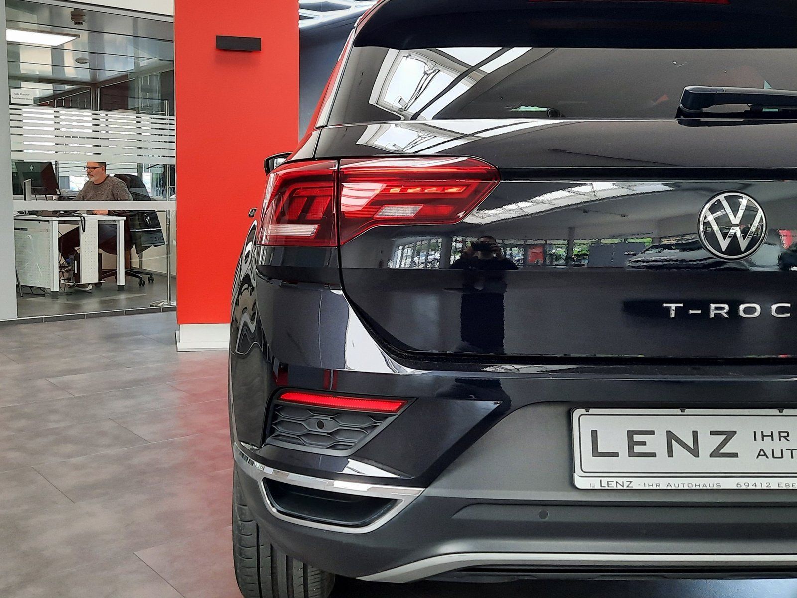 Fahrzeugabbildung Volkswagen T-Roc Sport TSI *Panodach*Navi*Cam*LED*ACC*App*