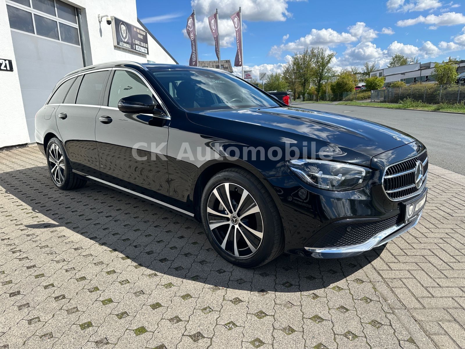 Fahrzeugabbildung Mercedes-Benz E 300de T-Modell Avantgarde/Widescreen/LED/AHK