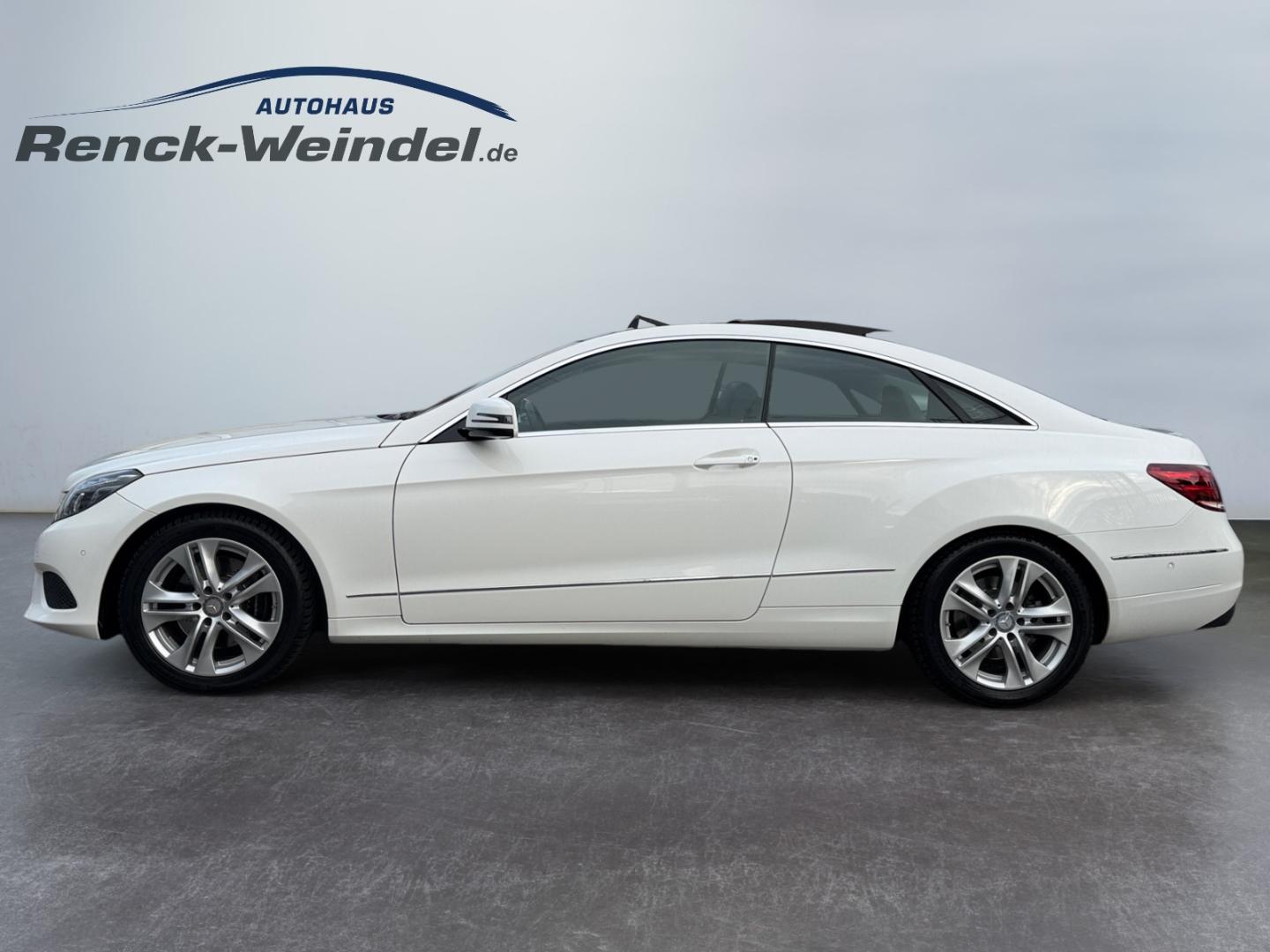 Mercedes-Benz E 200 Coupe AUT Navi Klimaaut Pano LED AHK PDCv+