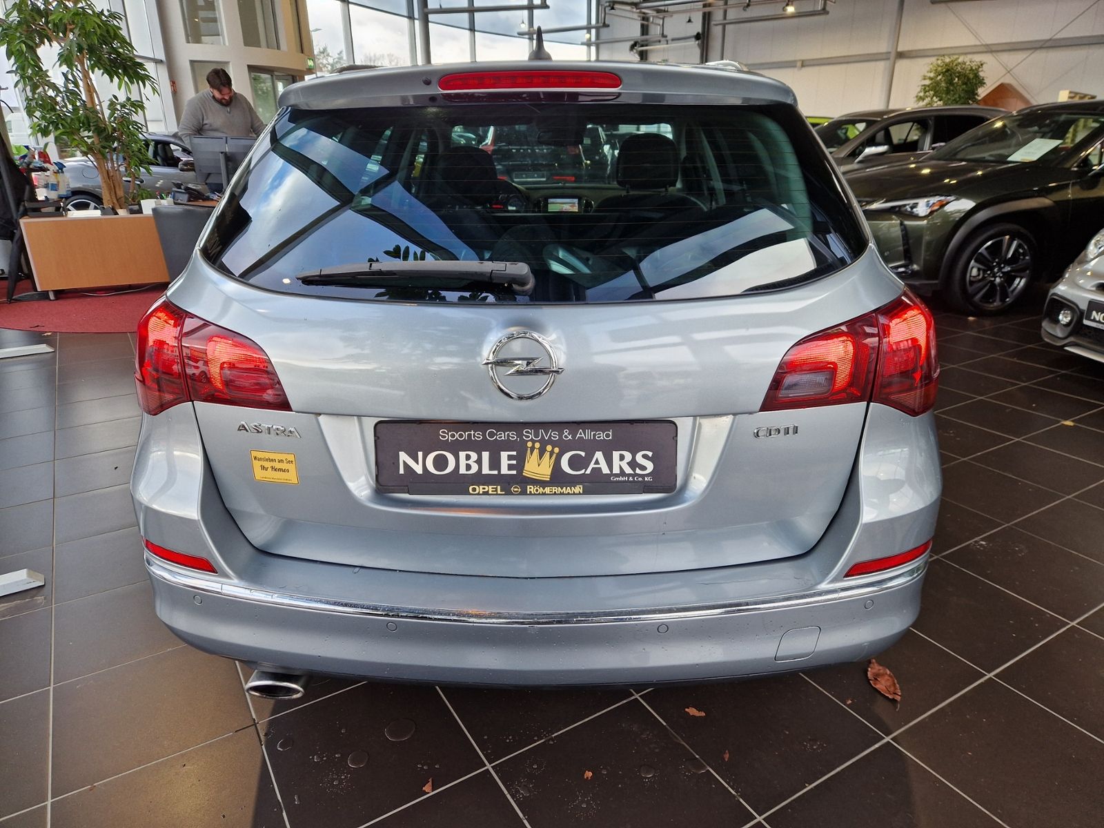 Fahrzeugabbildung Opel Astra J Sports Tourer Innovation XENON NAVI