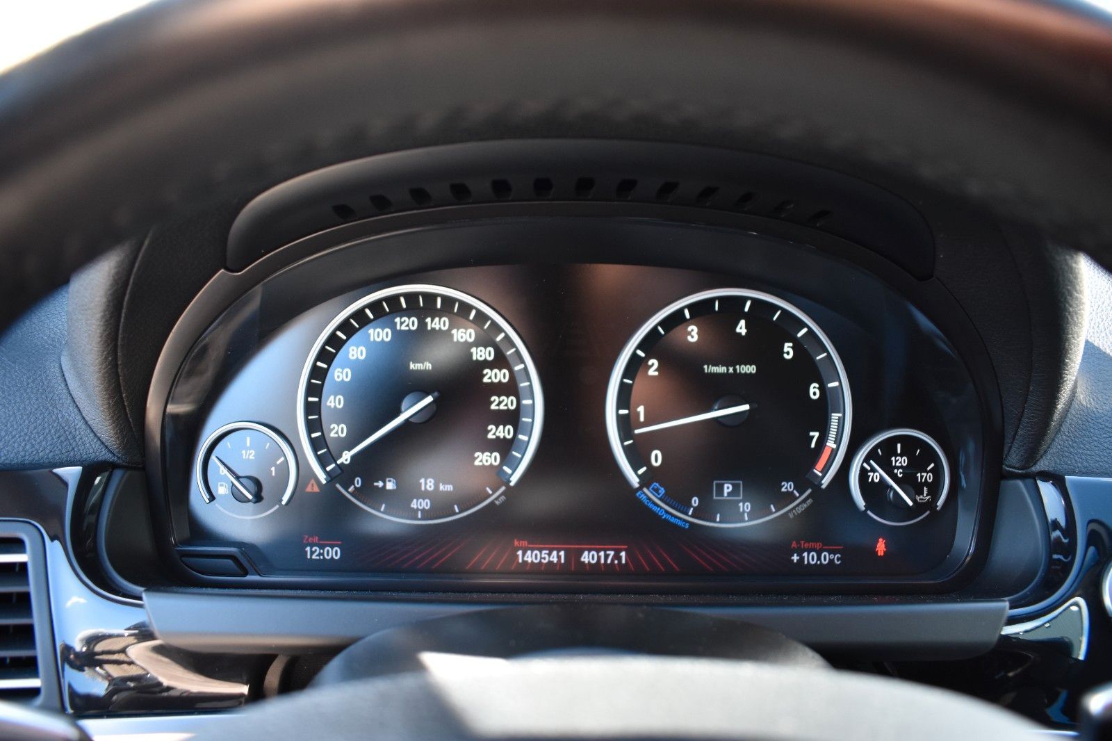 Fahrzeugabbildung BMW 640 i Coupe Schwarz Schwarz
