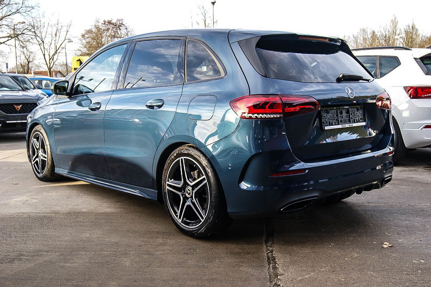 Fahrzeugabbildung Mercedes-Benz B 180 Edition AMG-LINE ANHÄNGERKPPLG NIGHT-PAKET