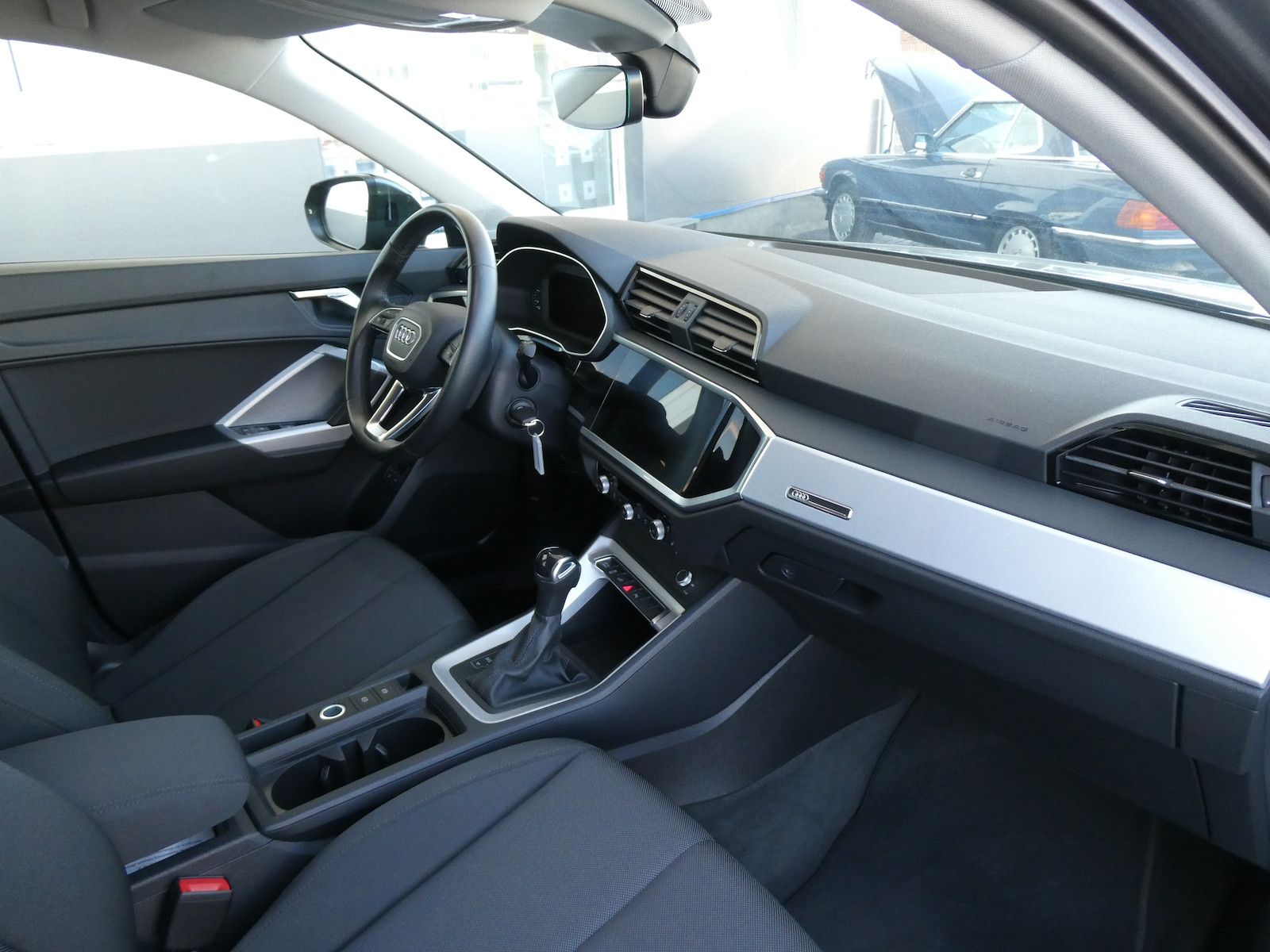 Audi Q3 45 TFSI e S line foto 12