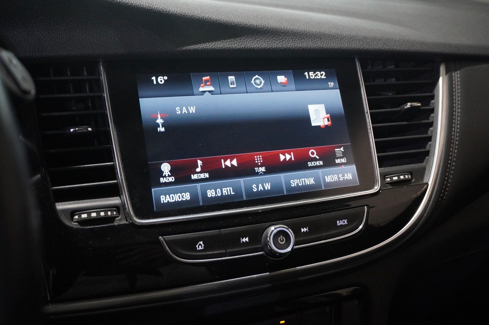 Fahrzeugabbildung Opel Mokka X 1.4 INNOVATION NAVI/LED/KAMERA/SPORT/SHZ