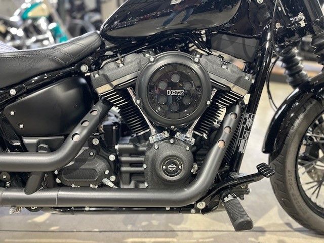 Fahrzeugabbildung Harley-Davidson FXBB Street Bob 107CUI mit Kesstech Auspuff