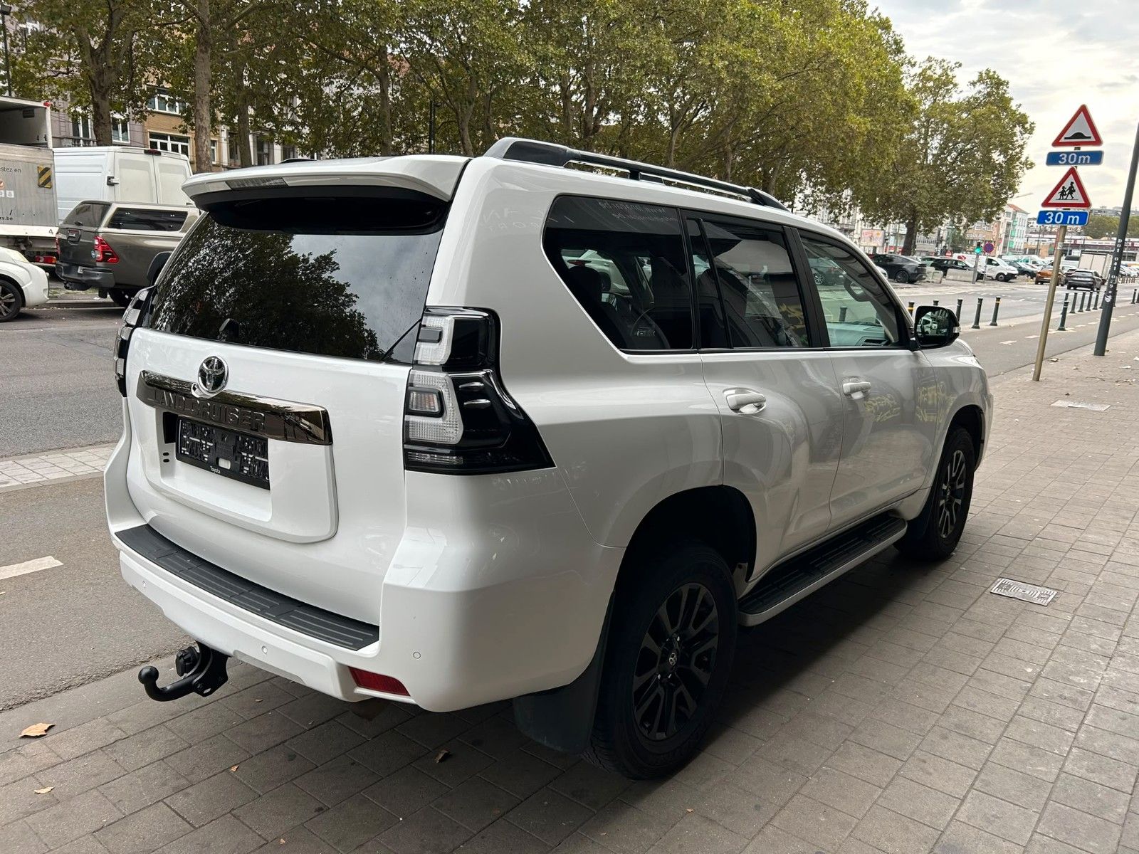 Toyota Land Cruiser 2.8 D-4D BLACK EDITION imagem 3