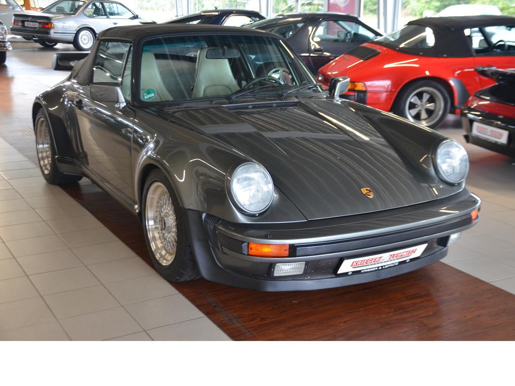 Porsche 930