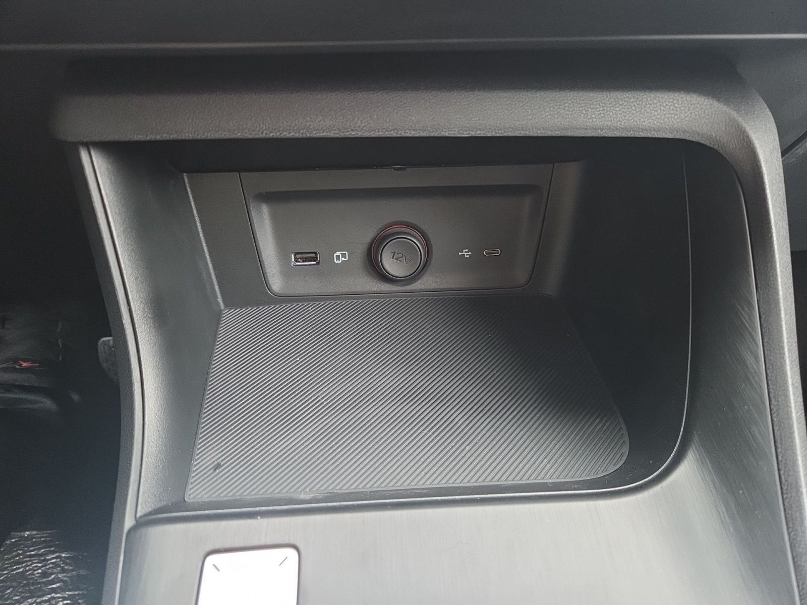 Fahrzeugabbildung MG ZS Comfort 1.5 Benziner  Schalter 116 PS *NAVI*S