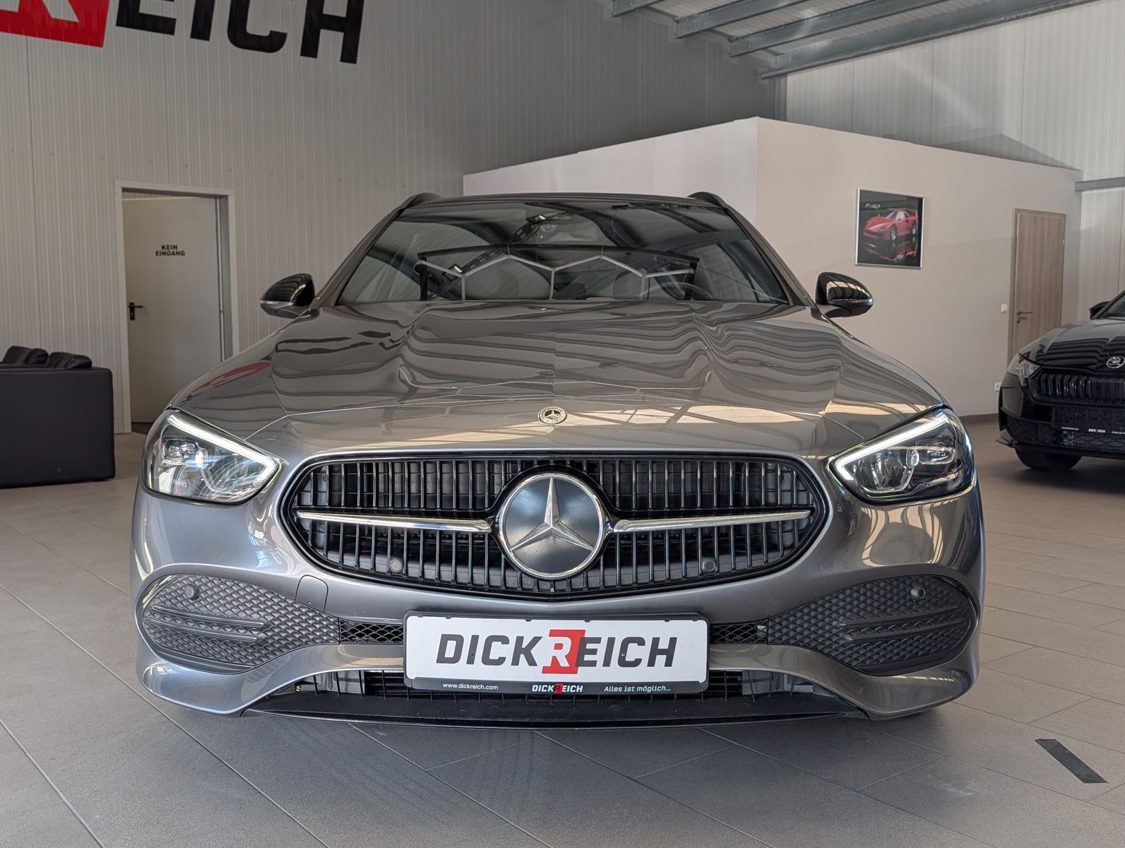 Fahrzeugabbildung Mercedes-Benz C 220 d T 4M Avantgard Night LED Pano Kamera AHK