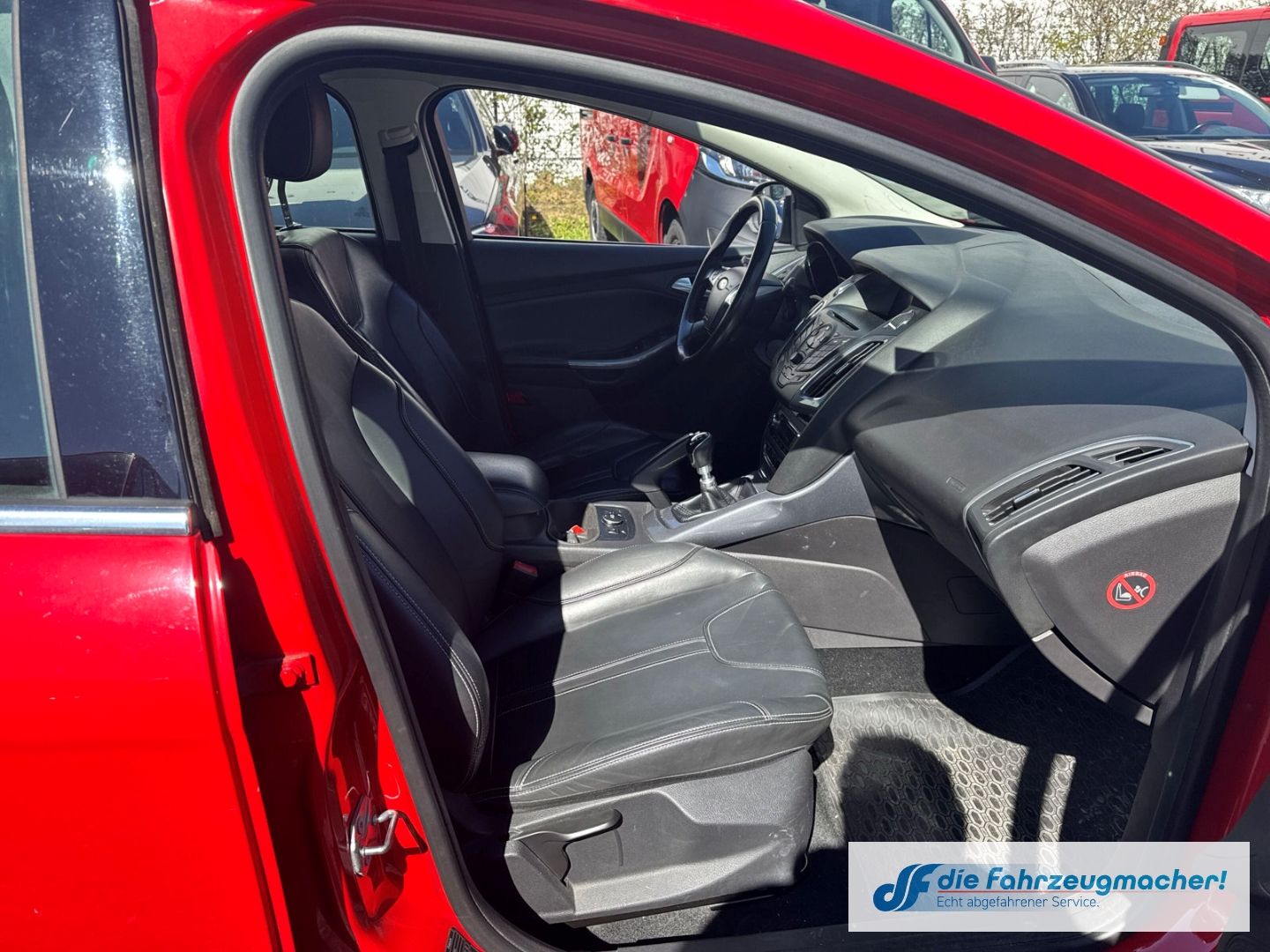 Fahrzeugabbildung Ford Focus Turnier Titanium Navi Leder *EXPORT