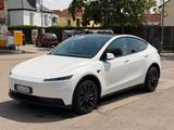 Tesla Model Y Standard Long Range RWD - Tesla von 2026