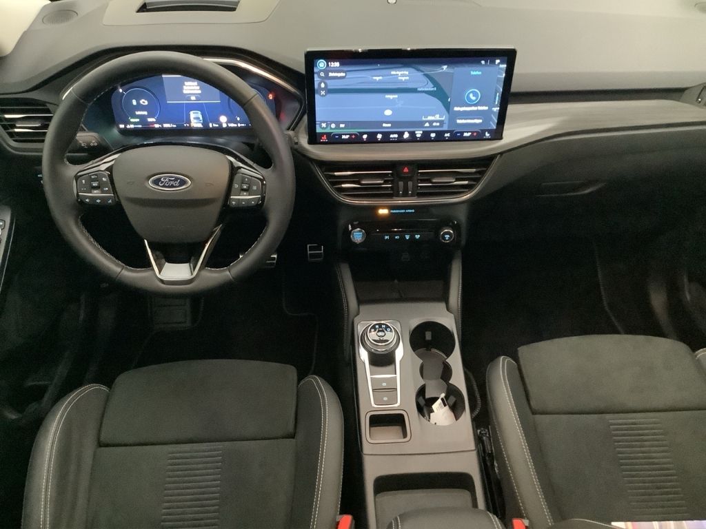 Fahrzeugabbildung Ford Kuga Plug-In Hybrid Active X HUD Navi B&O LED