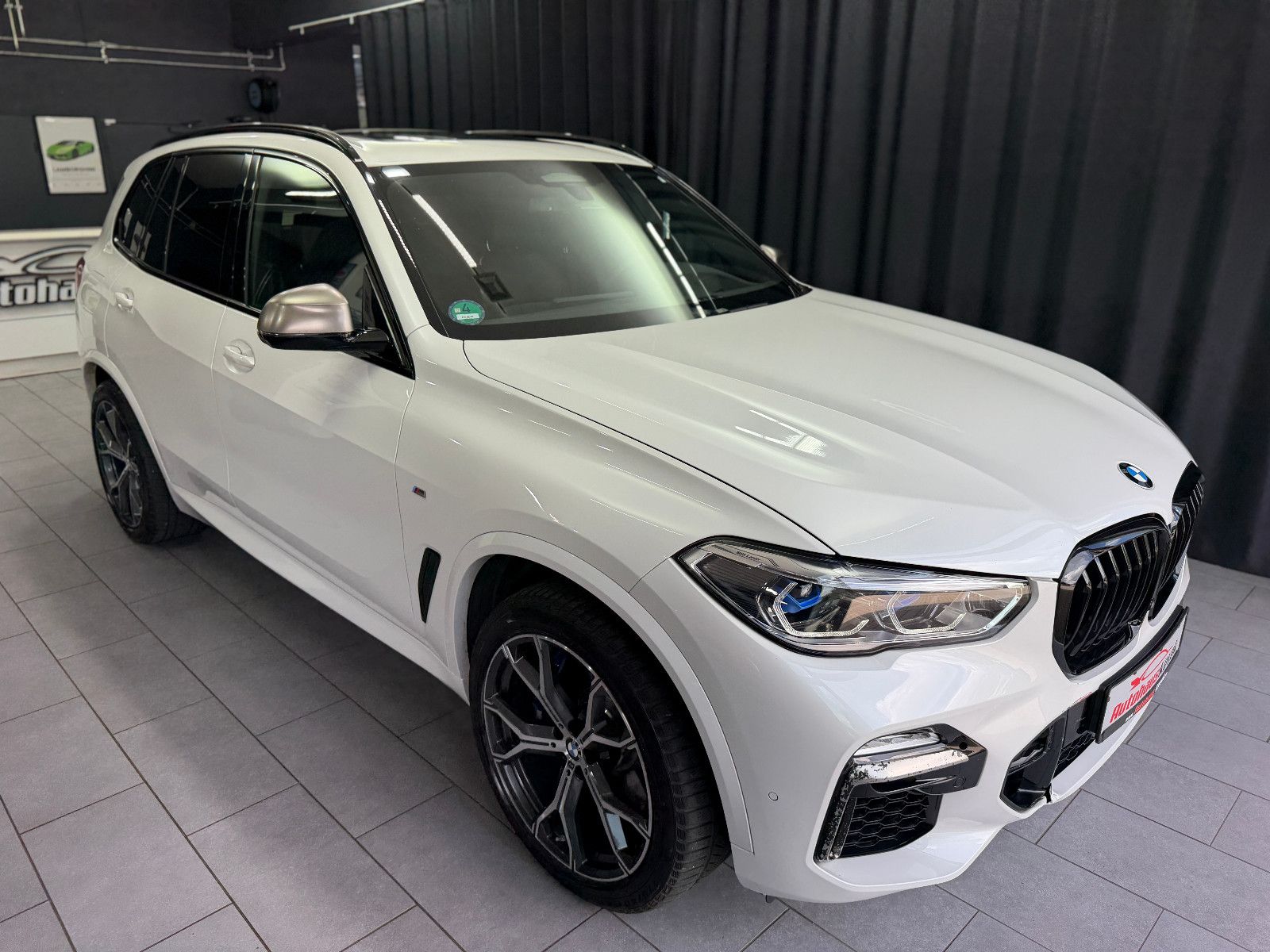 Fahrzeugabbildung BMW X5 M50d|LASER|H&K|360°|PANO|GESTIK|AHK|HuD