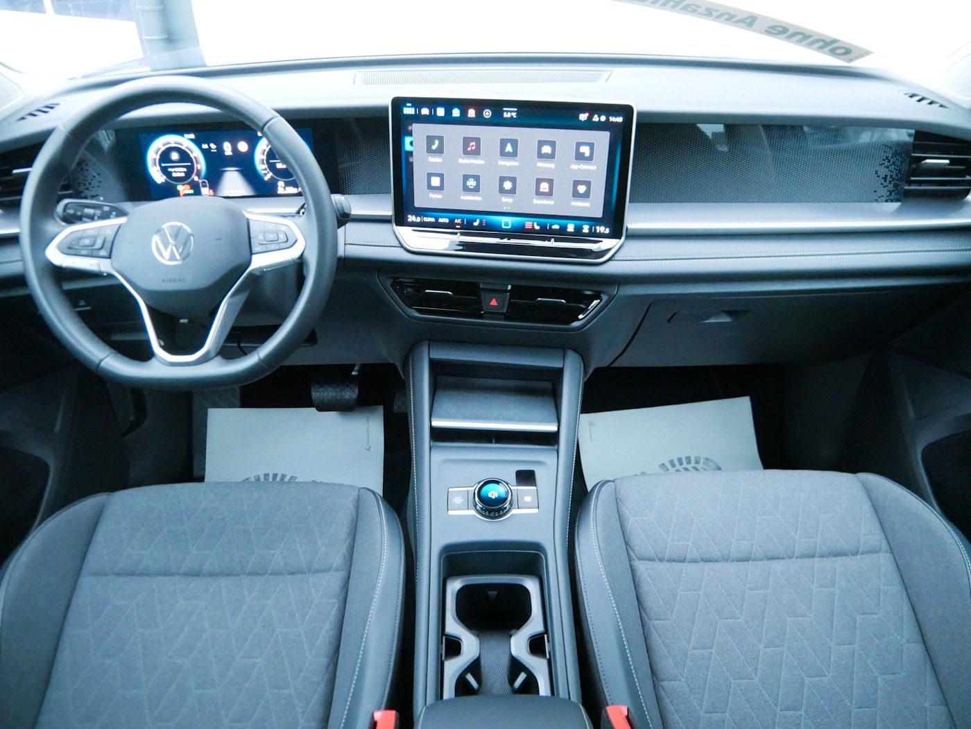 Fahrzeugabbildung Volkswagen Tayron 1.5 Life NEU55T 7-Sitzer Matrix AHK Kamer