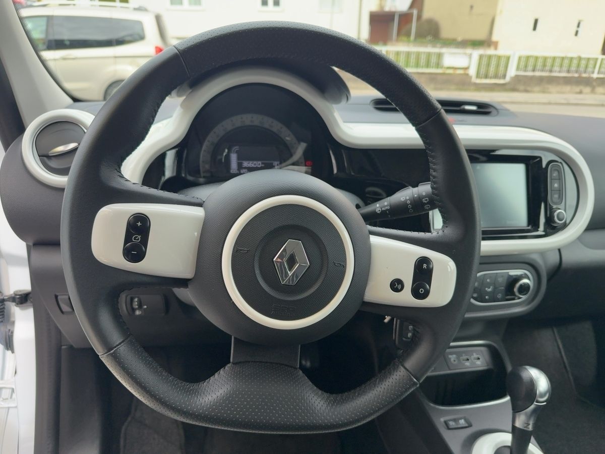Fahrzeugabbildung Renault Twingo E-TECH 100% el. INTENS