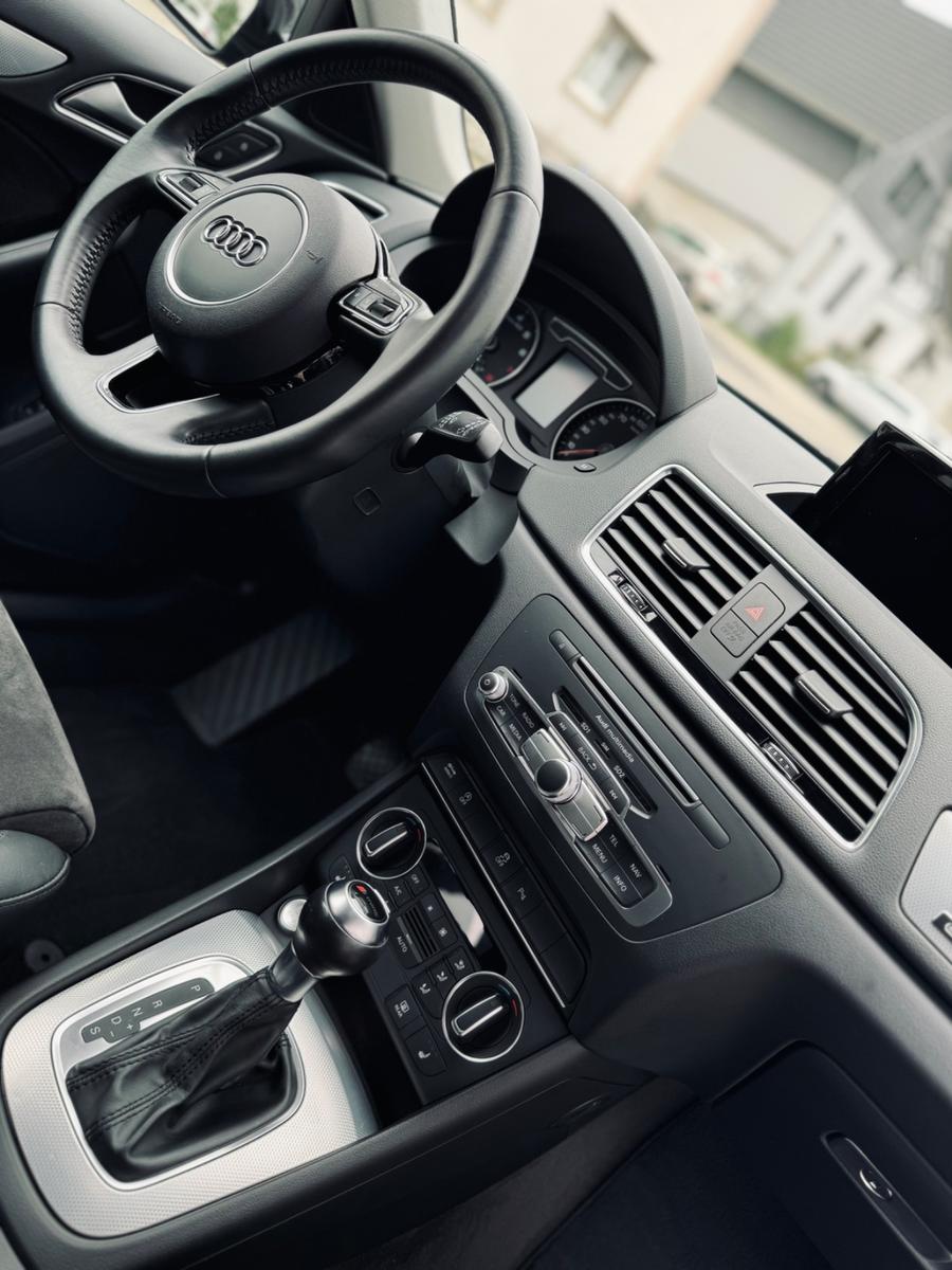 Audi Q3 2.0 TFSI quattro S line | S tronic | Led