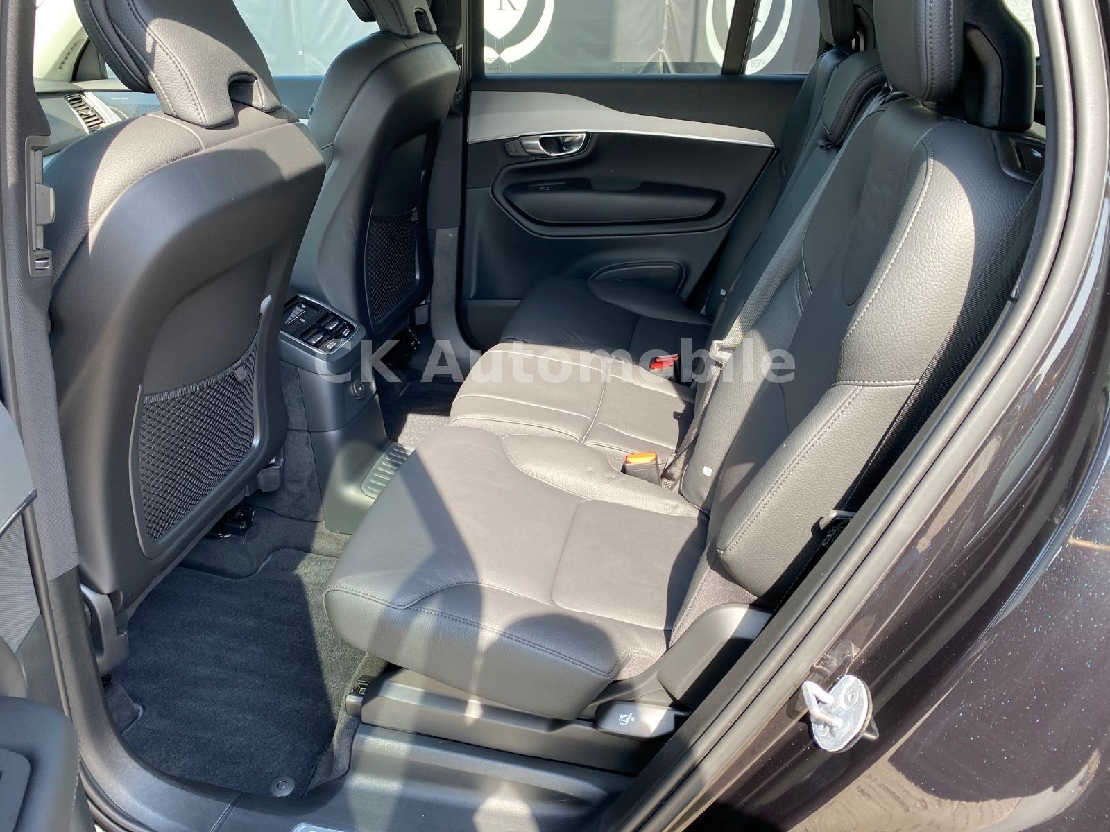 Fahrzeugabbildung Volvo XC90 T8 Core Recharge Plug-In Hybrid AWD/7 Sitze