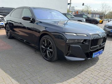 BMW M760 - 7