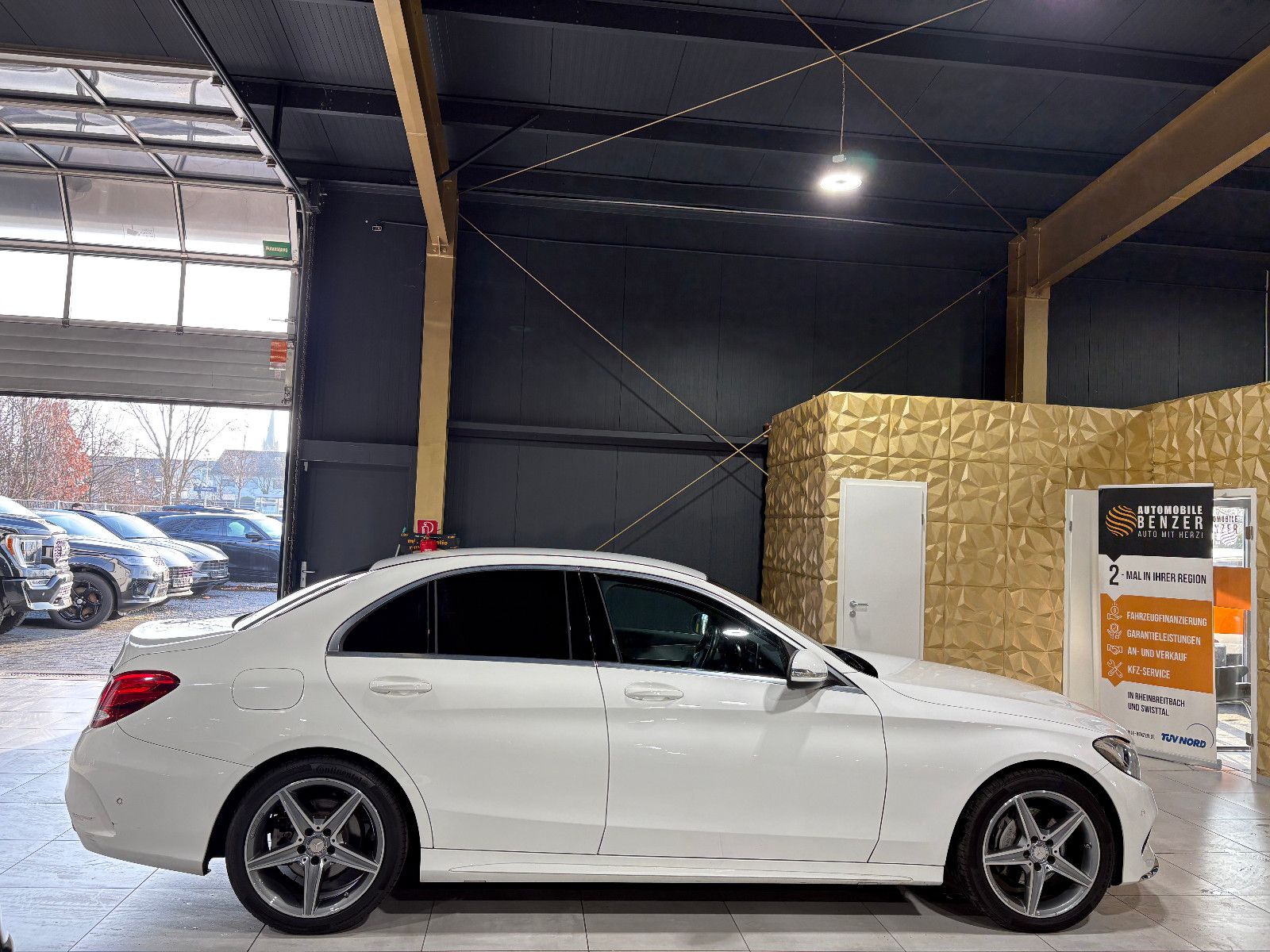 Fahrzeugabbildung Mercedes-Benz C 200 Lim. C 200 CGI/AMG-LINE/PDC/SOUND/SHZ/KLIM
