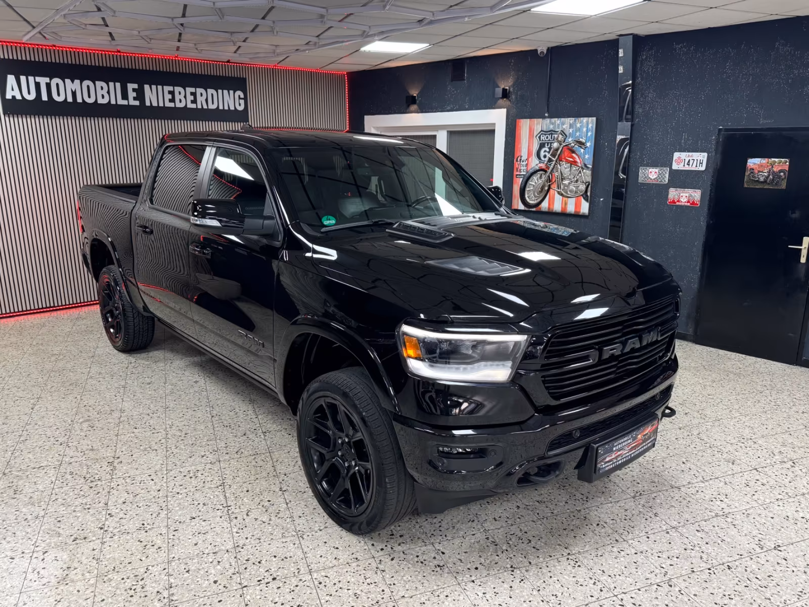 Dodge RAM 5.7 HEMI 4X4/ Laramie /Pano / 1.HAND / LPG /